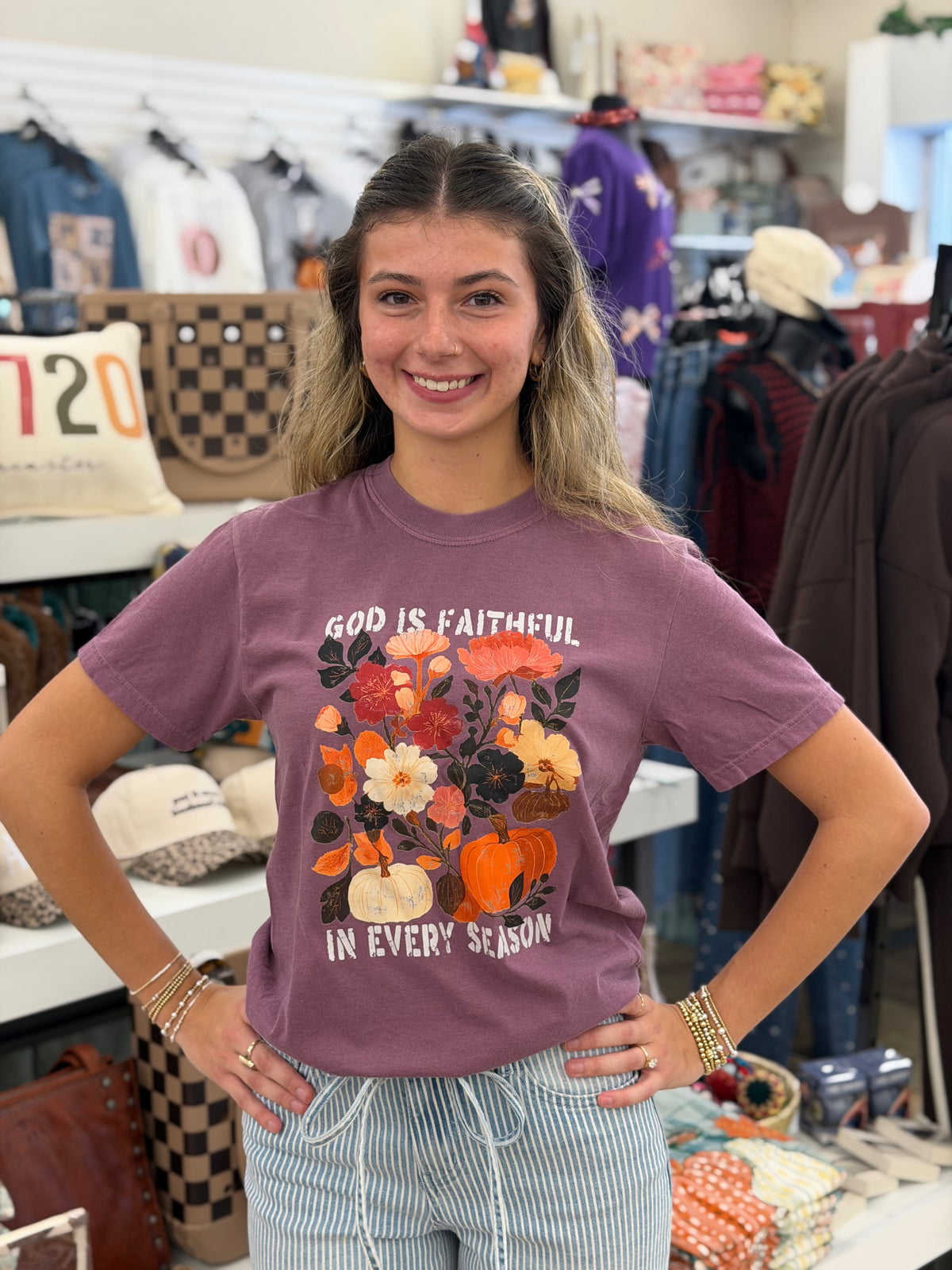 Genelles God is Faithful in Every Season T-Shirt Berry 0
