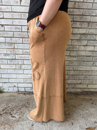 E890111X Easel Plus Size Ginny Pant Flower Patch Almond