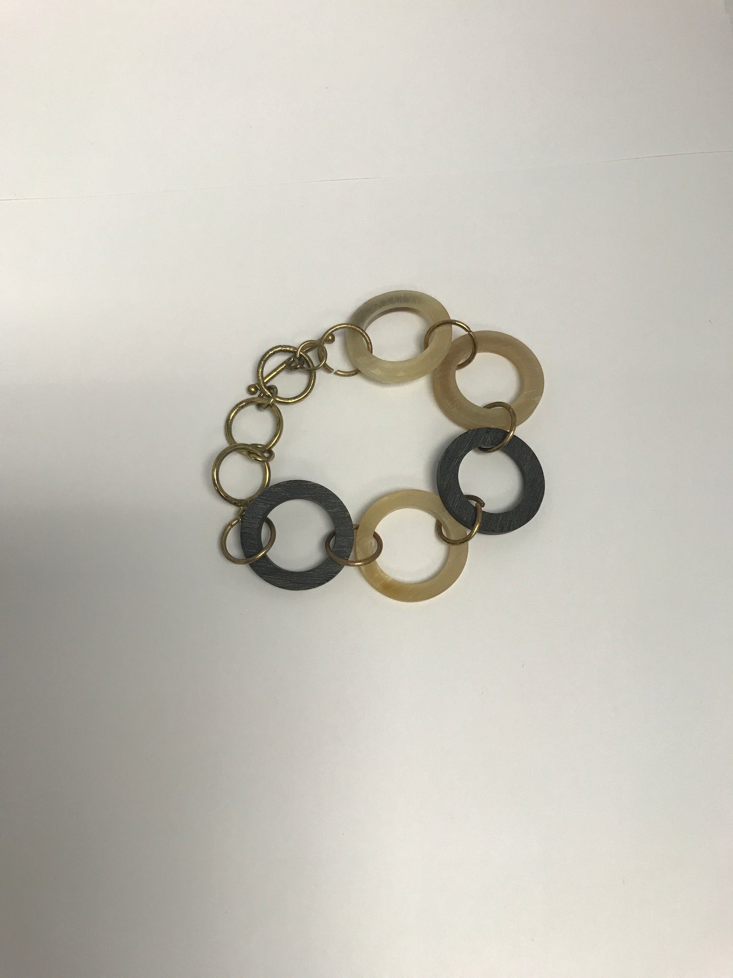 B1753 Omala Bracelet Horn Rings
