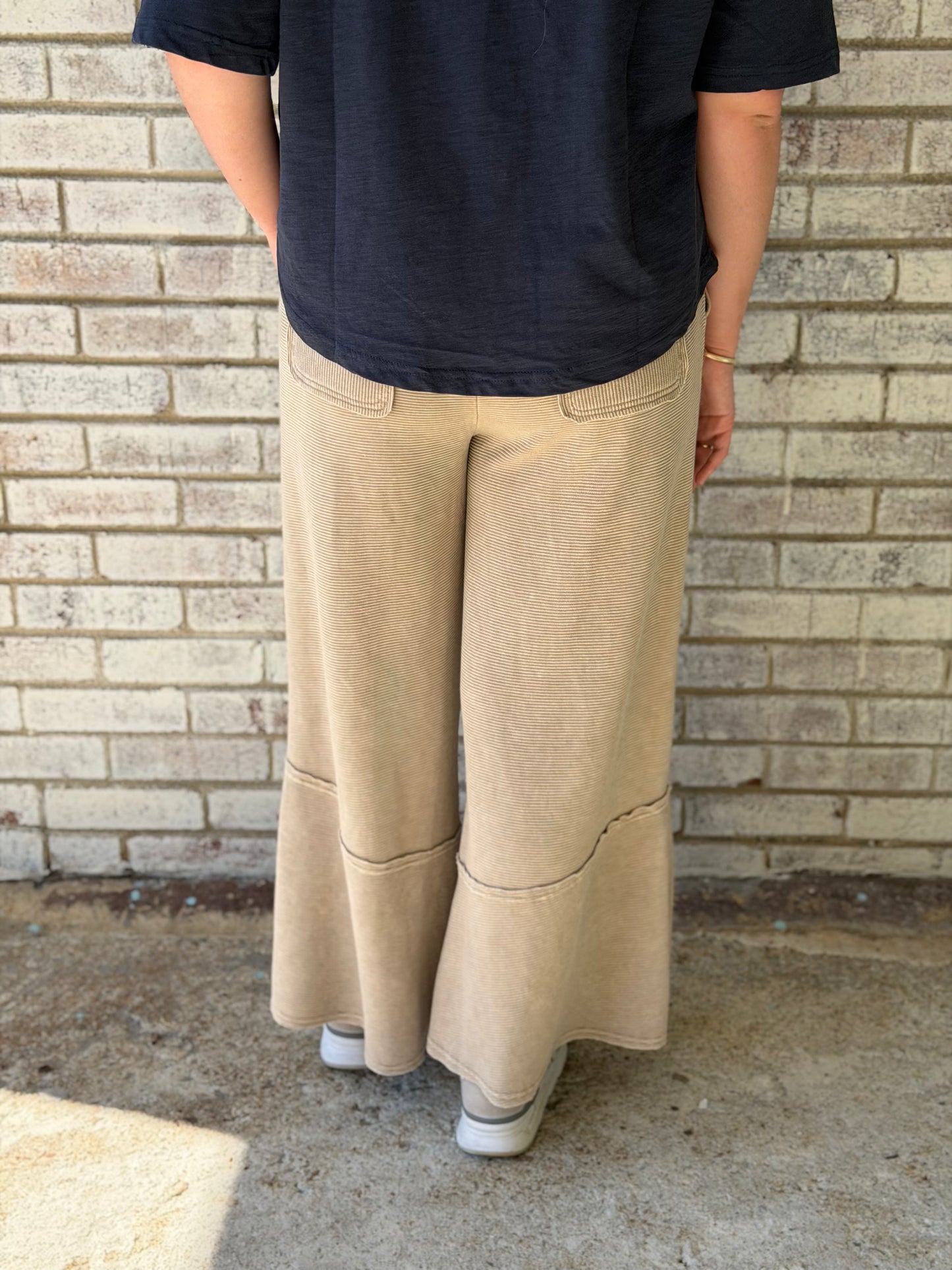 EB90145 Easel Light Mocha Textured Wide Leg Ginny Pant