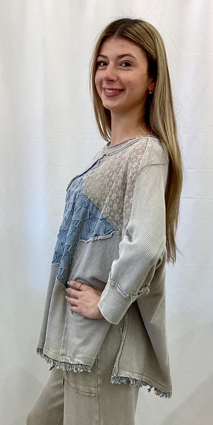 ET71824 Easel Light Ash 3/4 Sleeve Star Patch Top