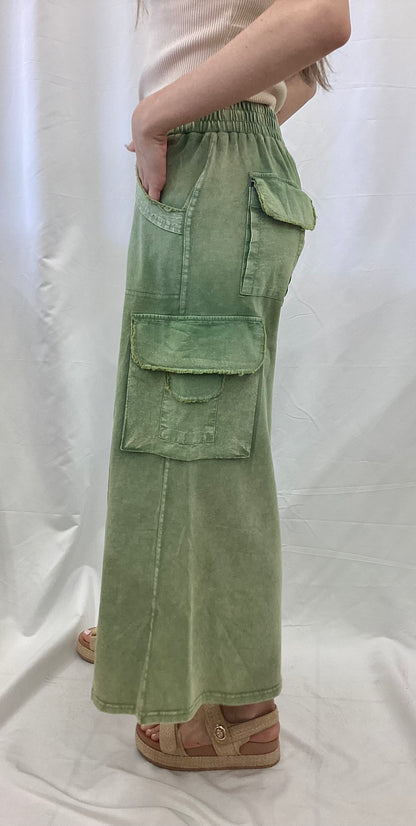EB57779 Easel Sage Washed Cargo Pants