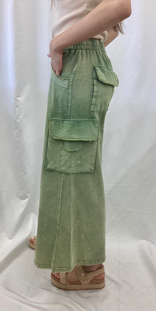 EB57779 Easel Sage Washed Cargo Pants