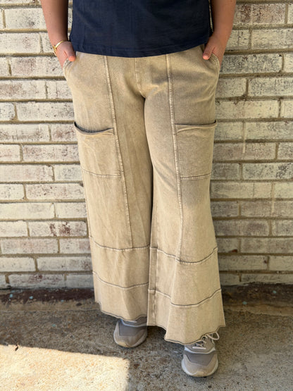 EB41308 Easel Mushroom Mineral Wash Wide Leg Ginny Pant
