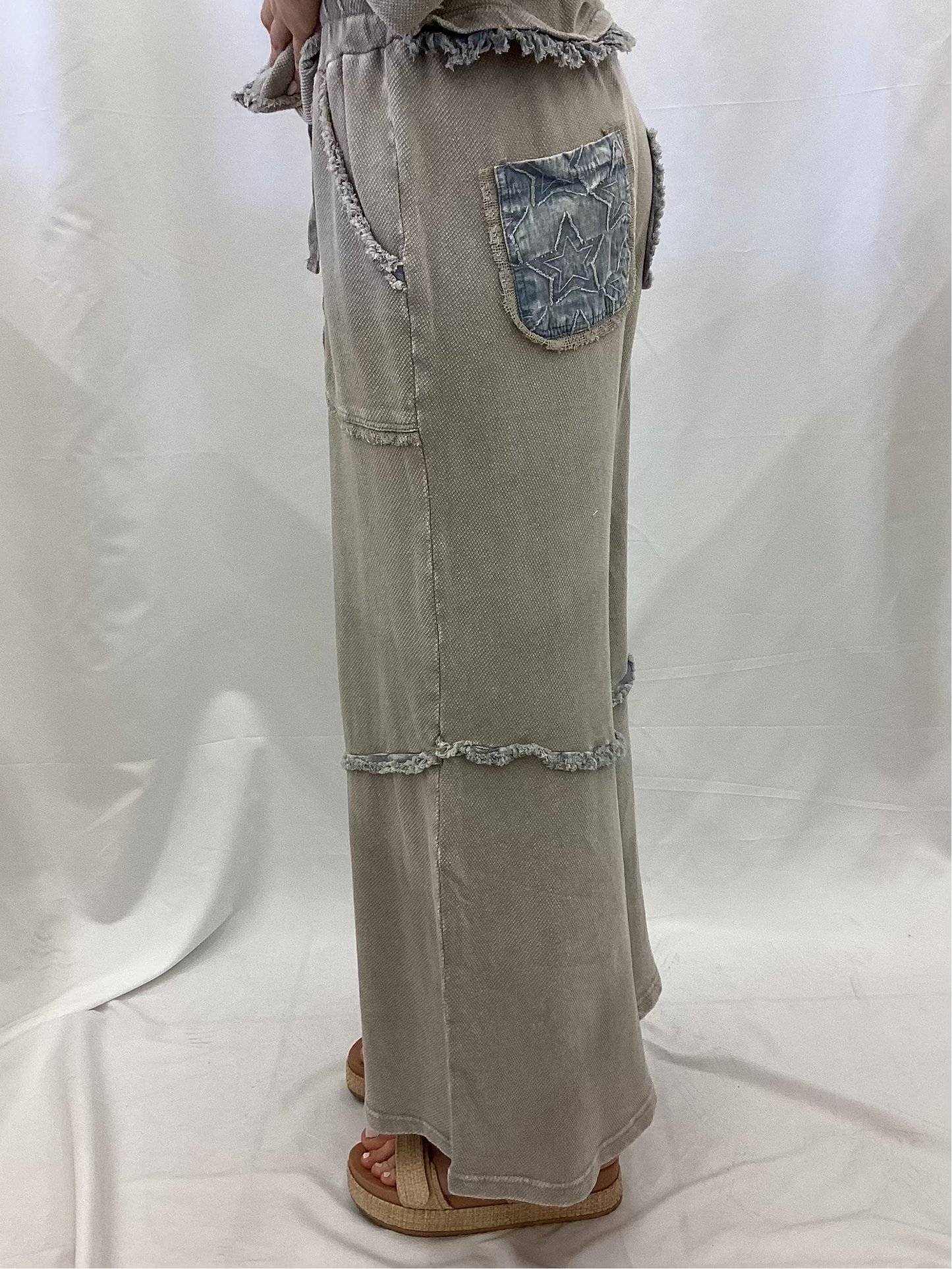 EB90225 Easel Light Ash Star Patch Washed Pant