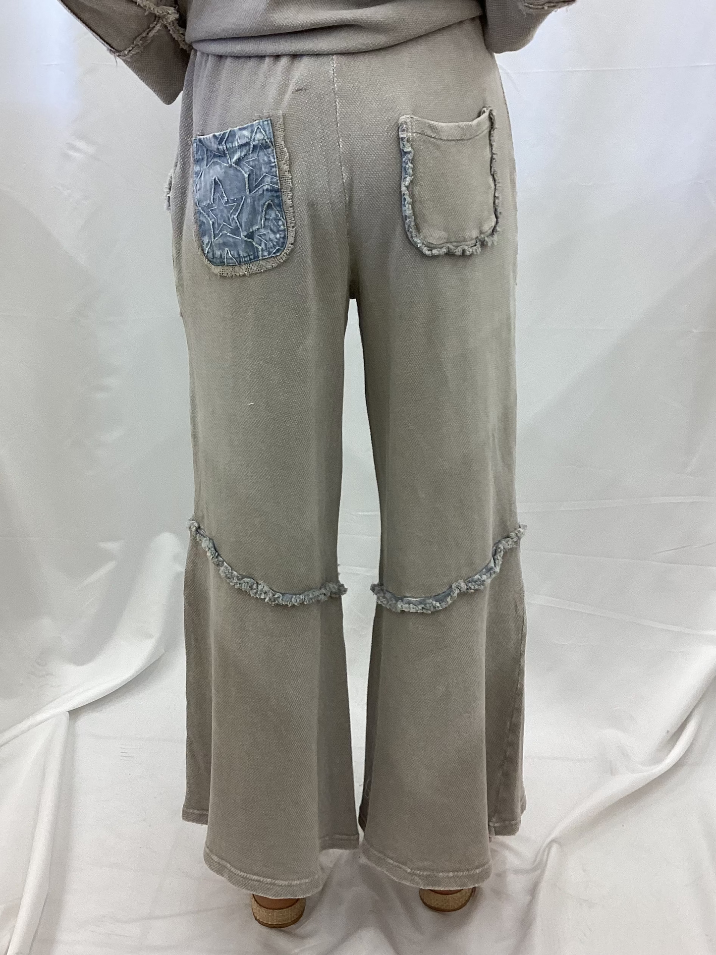 EB90225 Easel Light Ash Star Patch Washed Pant