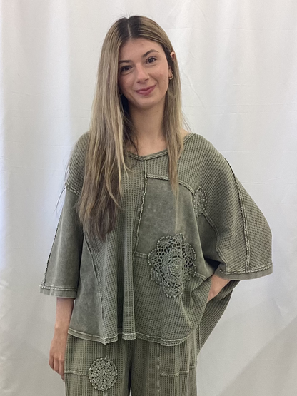 ET27947 Easel Faded Olive 3/4 Sleeve Crochet Top