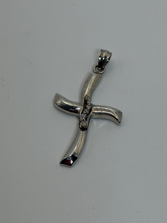 U Sterling Silver 13Pt Natural Diamond Cross Pendant