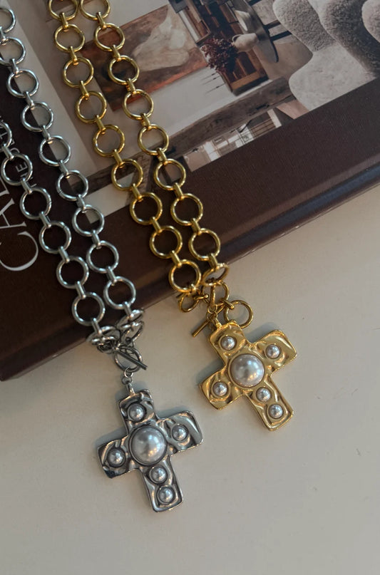 400004 Chansutt Pearls Silver Harper Necklace 19in Water Resistant 18k Plated Stainless Steel