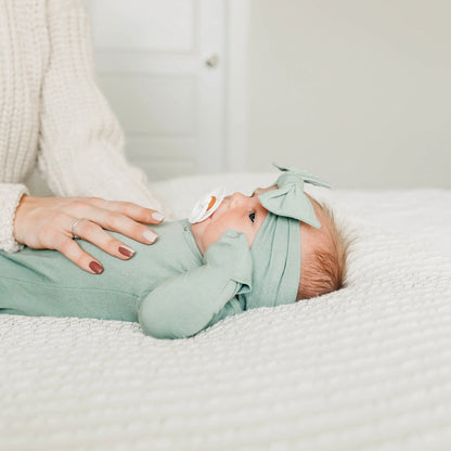 G1-7REH-1ZVW Copper Pearl Briar Newborn Knotted Gown