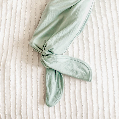 G1-7REH-1ZVW Copper Pearl Briar Newborn Knotted Gown