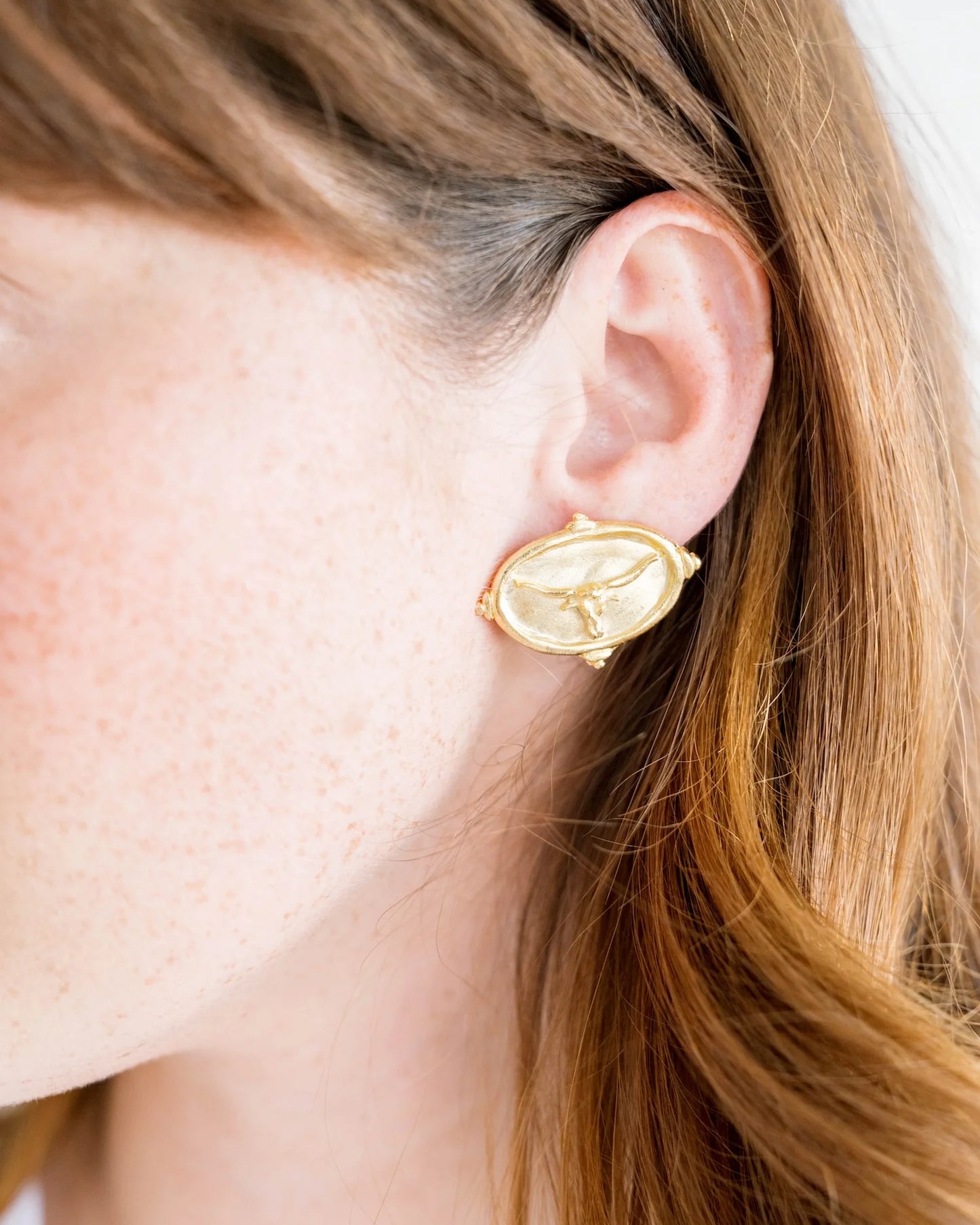 1064G Susan Shaw Gold Plated Longhorn Intaglio Studs