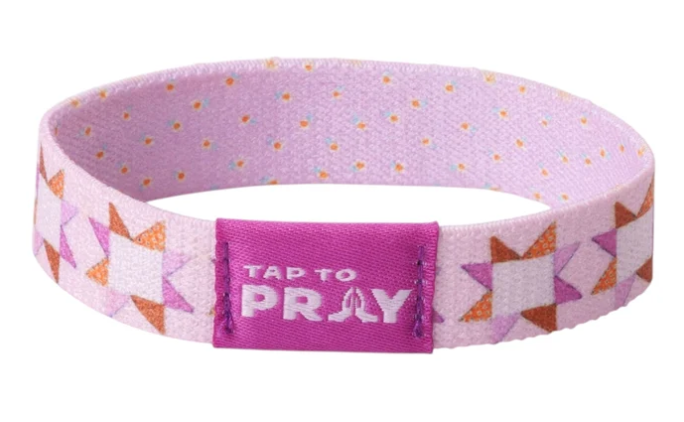 100-534 Tap to Pray Kingfolk Series Wristband - Covered By His Promises 0