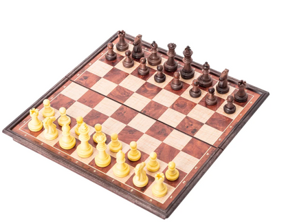 32447 Mad Man Chess Magnetic Travel Set 0