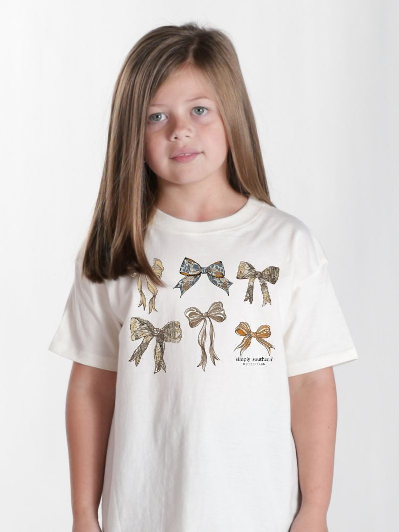 YTH-SS-CUTECAMO-OYSTER Simply Southern Camo Bow T-shirt Oyster