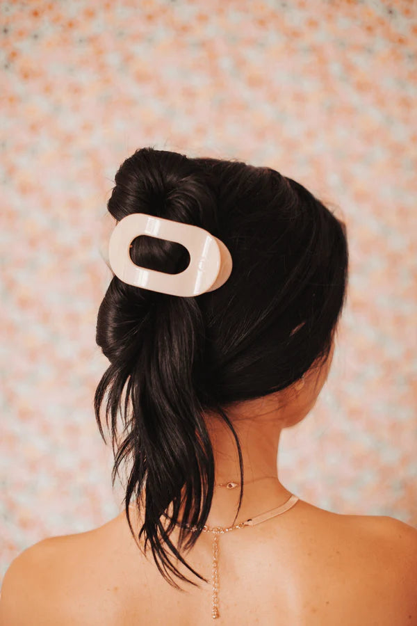 TT-FCM01-003 Teleties Almond Beige Medium Flat Round Hair Clip