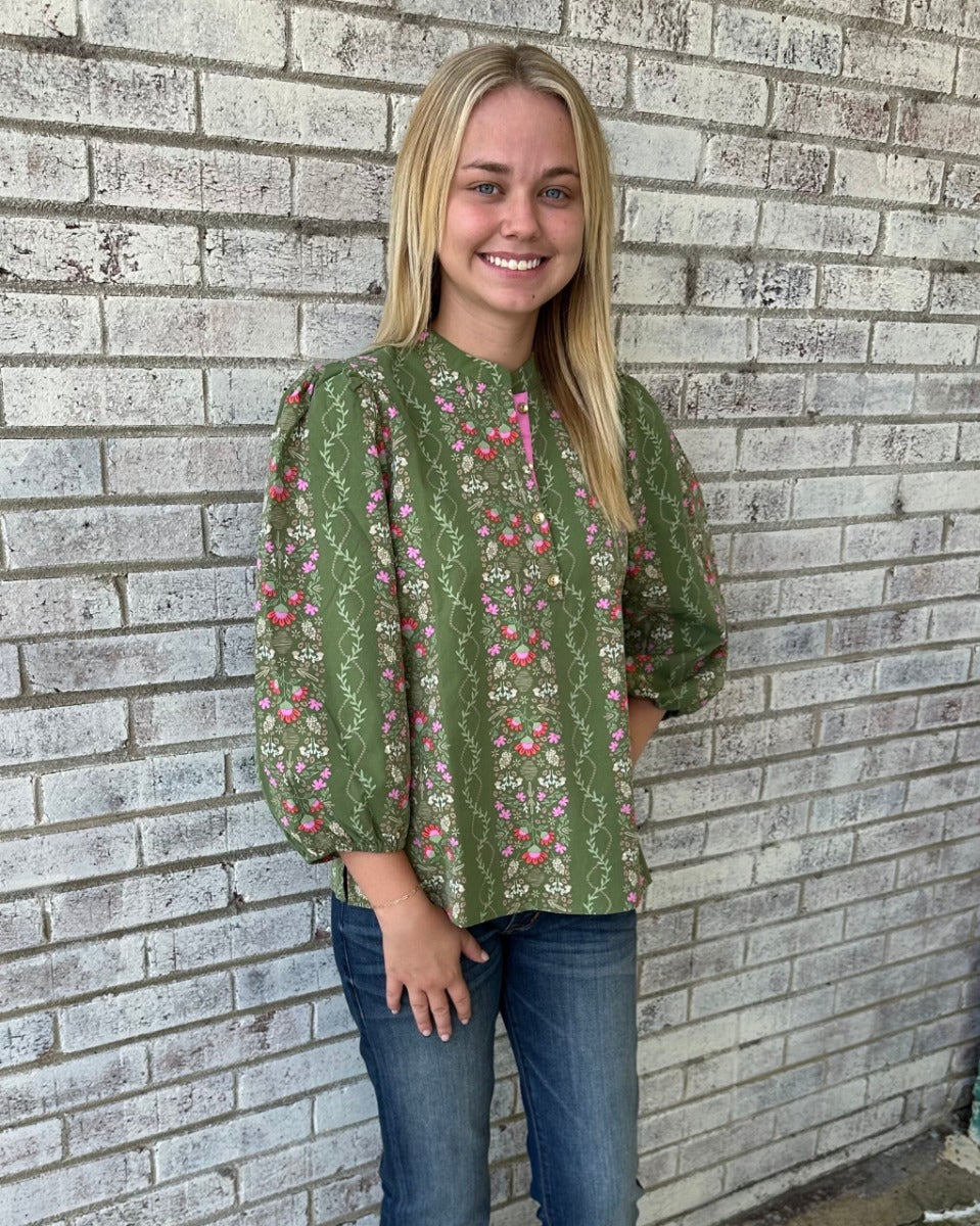 The lia Top in Ivy Lane Vinyard