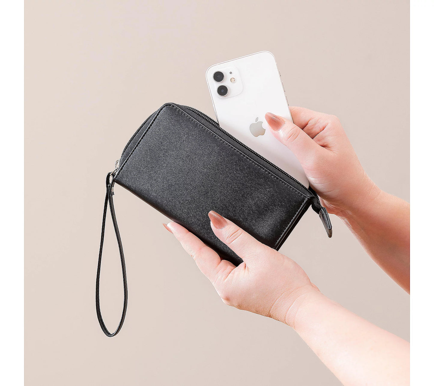 7WLT912BLK Evergreen Black Wristlet Wallet with Official NCAA Clemson School Logo