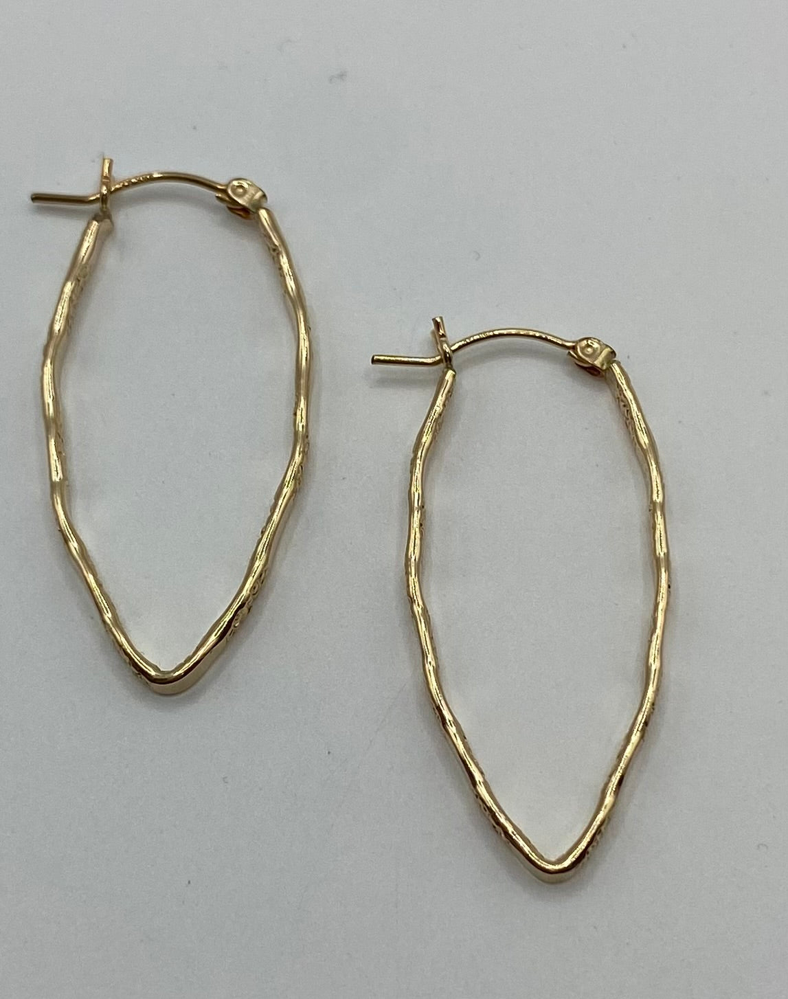742 JF320HTGF Gold Filled Hoop Earrings Pointed Oval 0