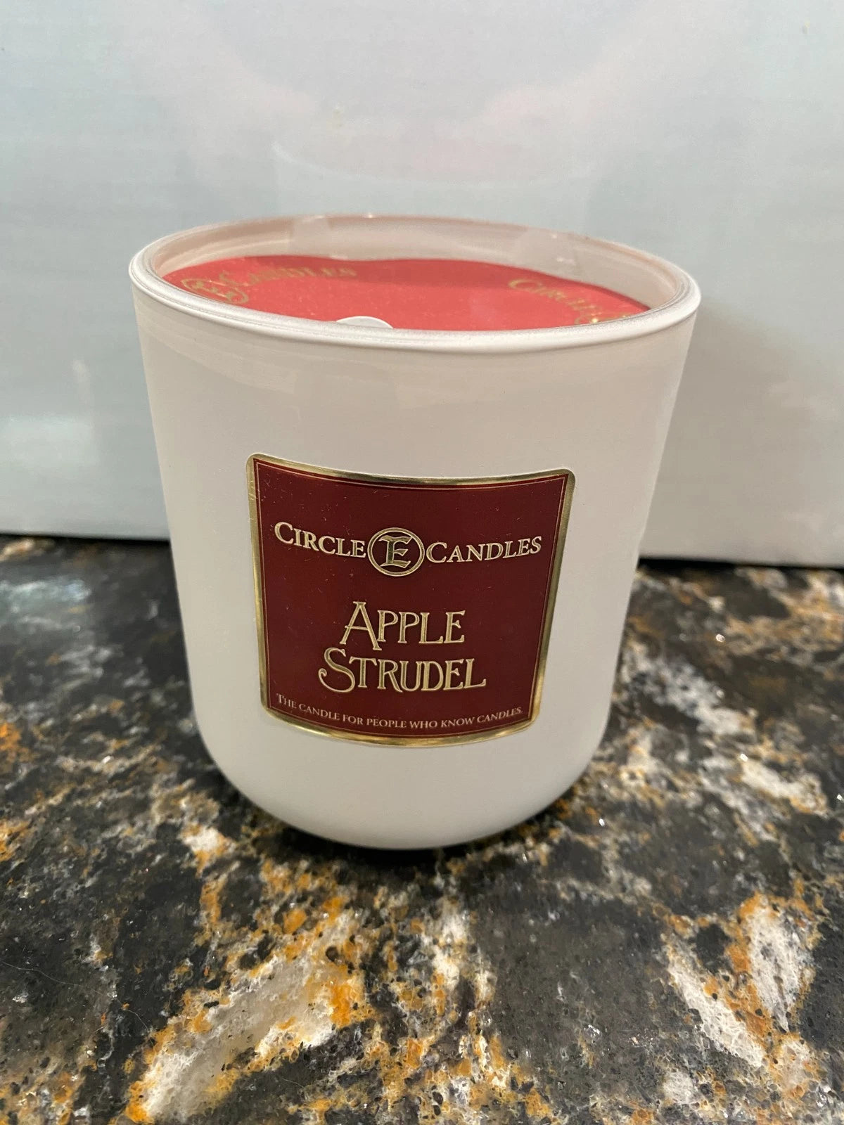 Circle E Candles 14oz Candle Apple Strudel