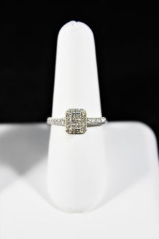 Ladies 14K White Gold Princess & Round Diamond Ring - 3/8Ct - Size 7